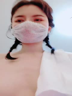 第一骚女卫生间自慰，振动棒猛操高潮多次狂喷，美臀骑坐，假屌深插骚逼1